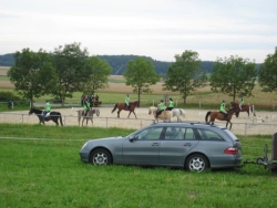 Viel Betrieb auf dem Abreiteplatz