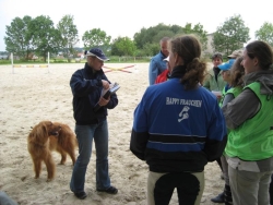 Lisbeth beginnt mit der Parcoursbegehung